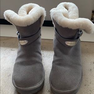 Michael kors fluffy boots